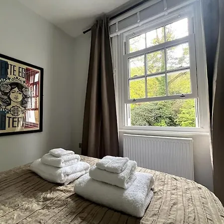 Fabulous Malvern Townhouse Great Malvern Exterior photo